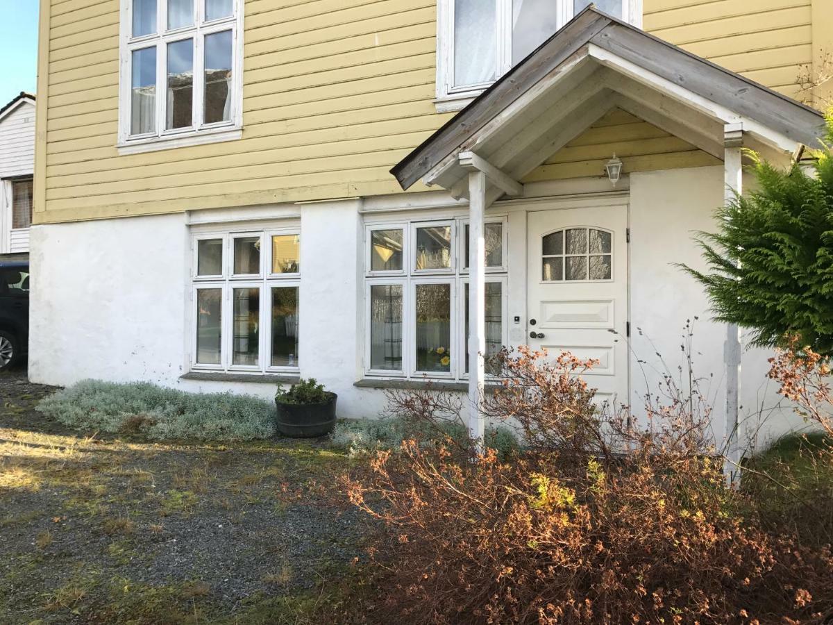 Villa Holmen, ground floor apartment Balestrand Exterior foto